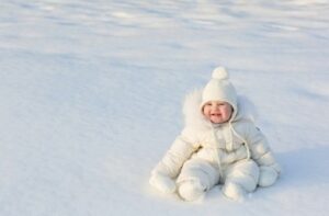 winter and outdoor baby photoshoot
